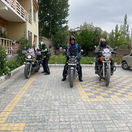 Zlatan Guest House Лех Экстерьер фото